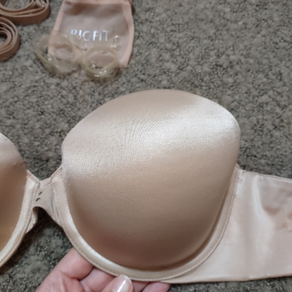 VS Biofit Multiway Strapless Bra w/2 Pack Straps - Picture 5 of 15